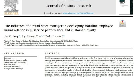 بررسی تاثیر مدیر فروشگاه خرده‌فروشی در توسعه‌ رابطه برند کارکنان خط مقدم، عملکرد خدمات و وفاداری مشتری